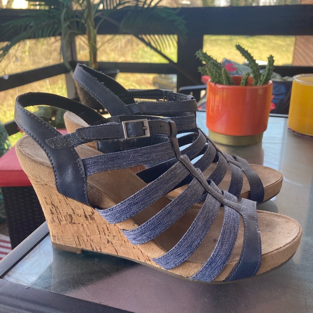 Women's Sz 8.5 Wedge Sandals